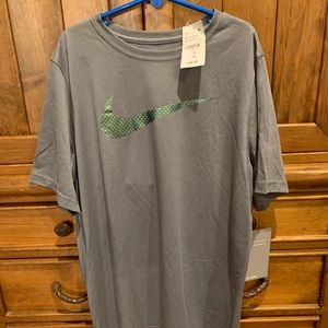 Nike knitting swoosh tee / metallic green swoosh